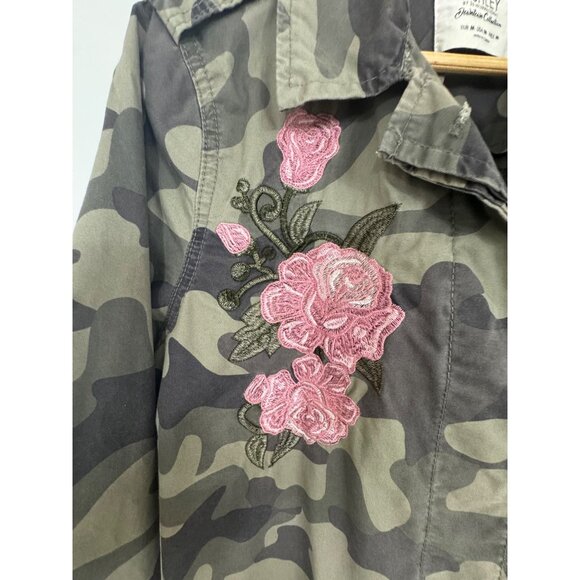Ashley by 26‎ Intl Dowtown Camo Floral Embroidered Jacket Size M Coat Camouflage - Picture 7 of 10
